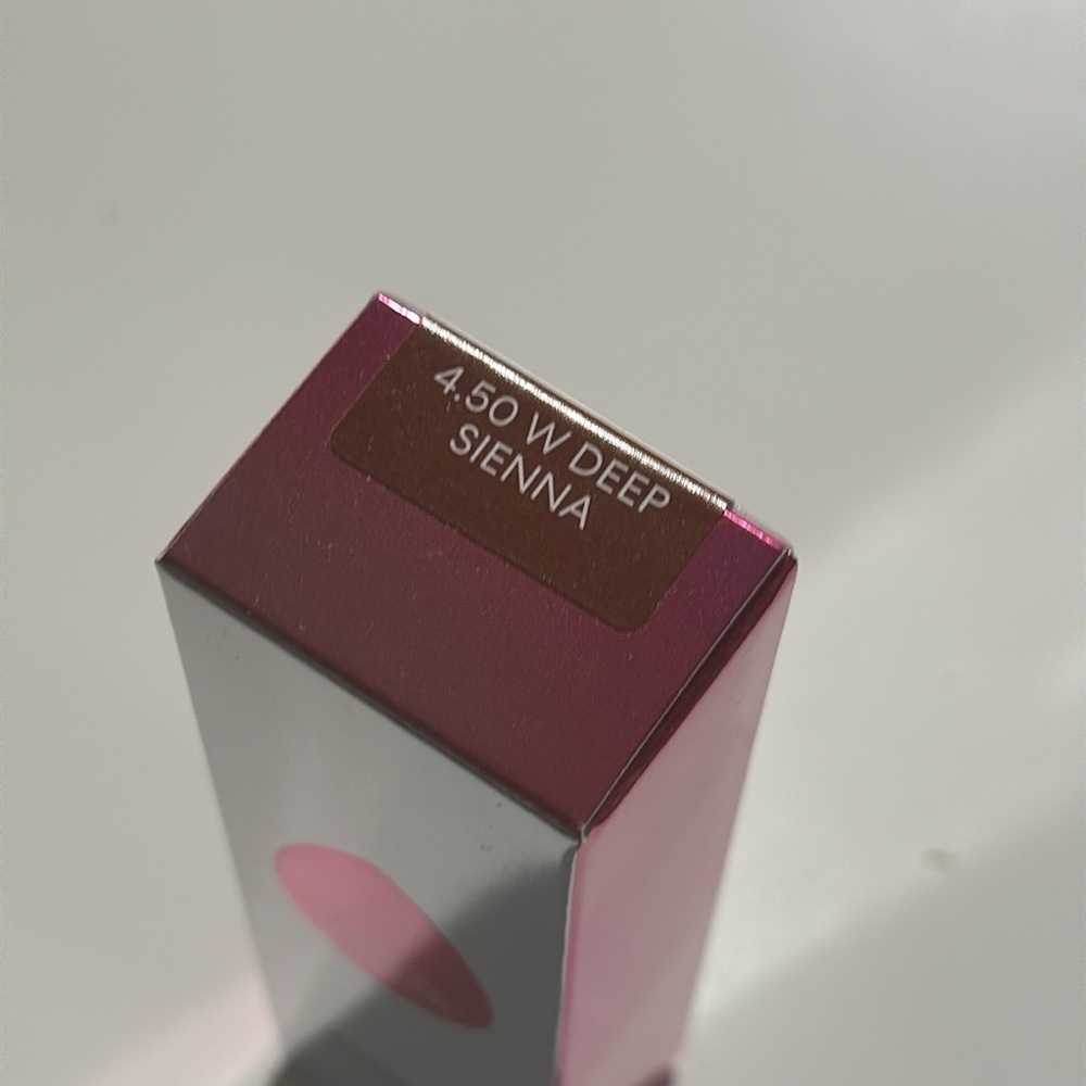 [SALE] Beautyblender Bounce Liquid Whip Long Wear Foundation #4.50 W Deep Sienna